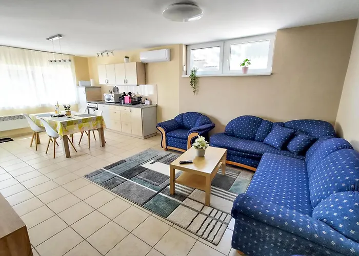 Fügefa * Balatonalmádi